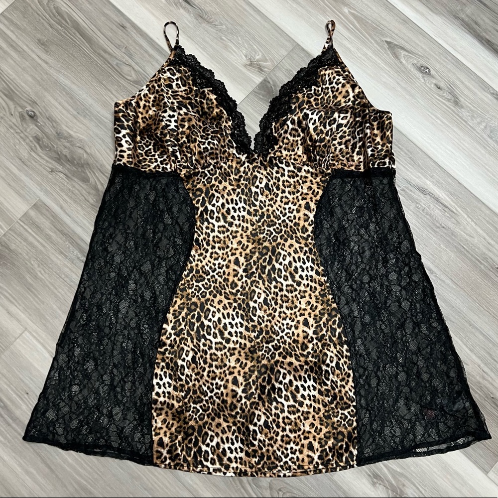 Leopard lingerie
